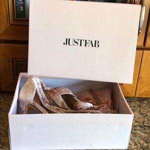 Brand new velvet Heels